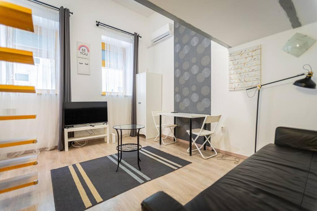 Cozy Apartment In Sip Str., Luna Budapest Exterior foto